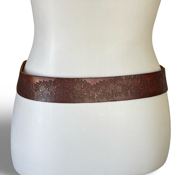 Vintage 90s Lucky Brand Brown Leather Floral Embossed Belt Brass main image 9
